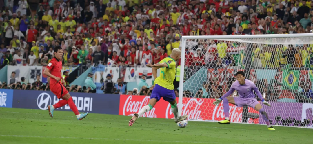 理查利森打進了巴西隊的第三球